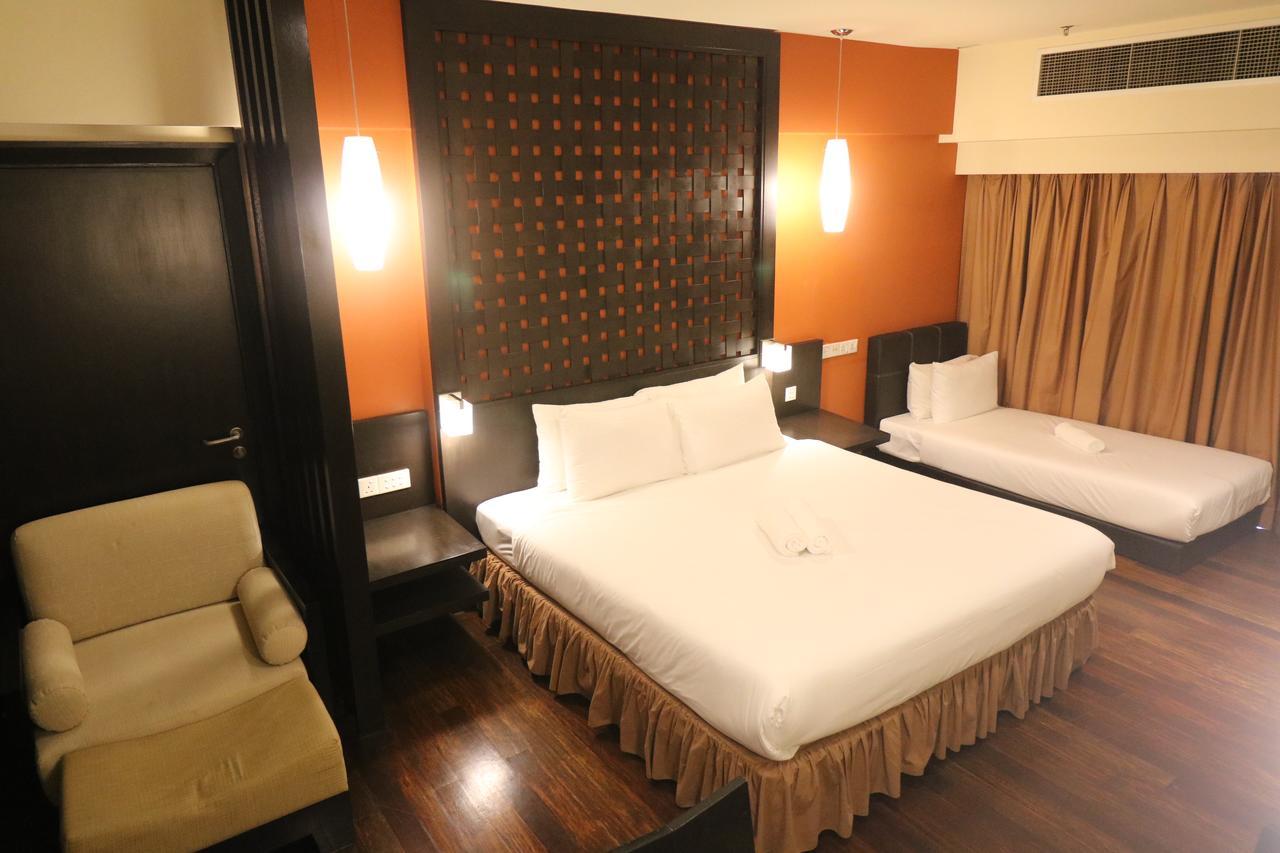 Millennium Suite At Pyramid Tower Petaling Jaya Exterior foto